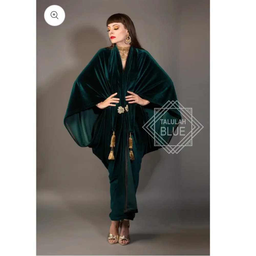LIKE NEW || TALULAH BLUE EMERALD GREEN ART DECO DRESSING GOWN